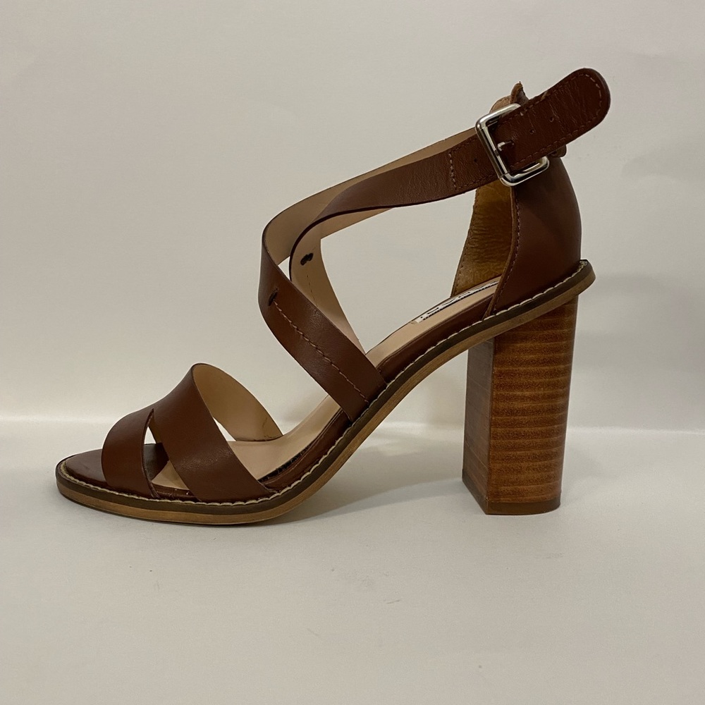 Tahari MADE TANLT sandal